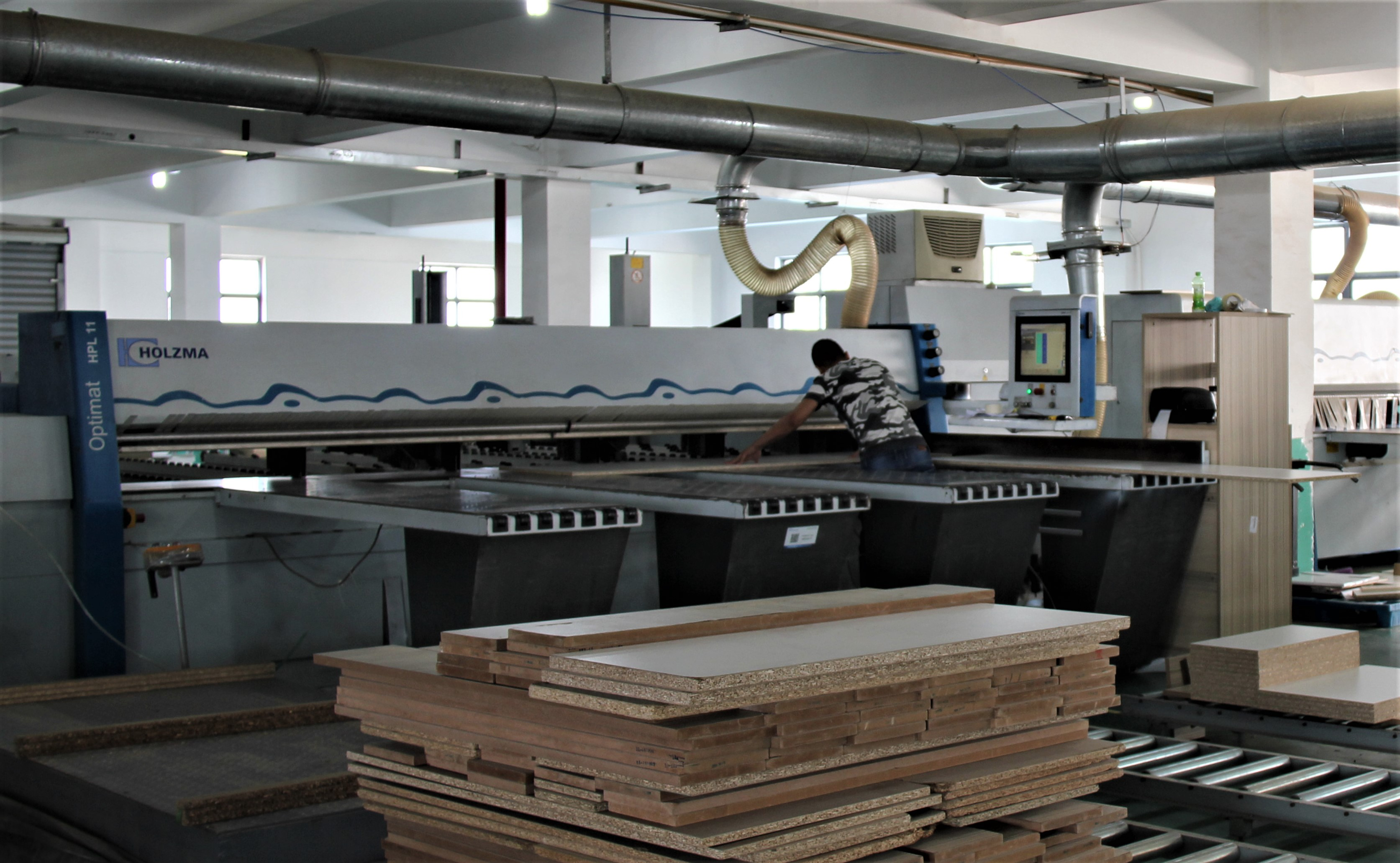 進口德國豪邁重型板式家具生產(chǎn)線